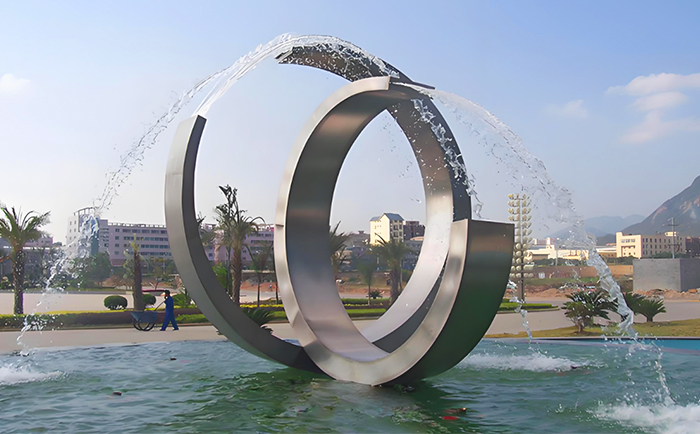 靈動(dòng)水韻，不銹鋼噴泉雕塑的夢(mèng)幻交響