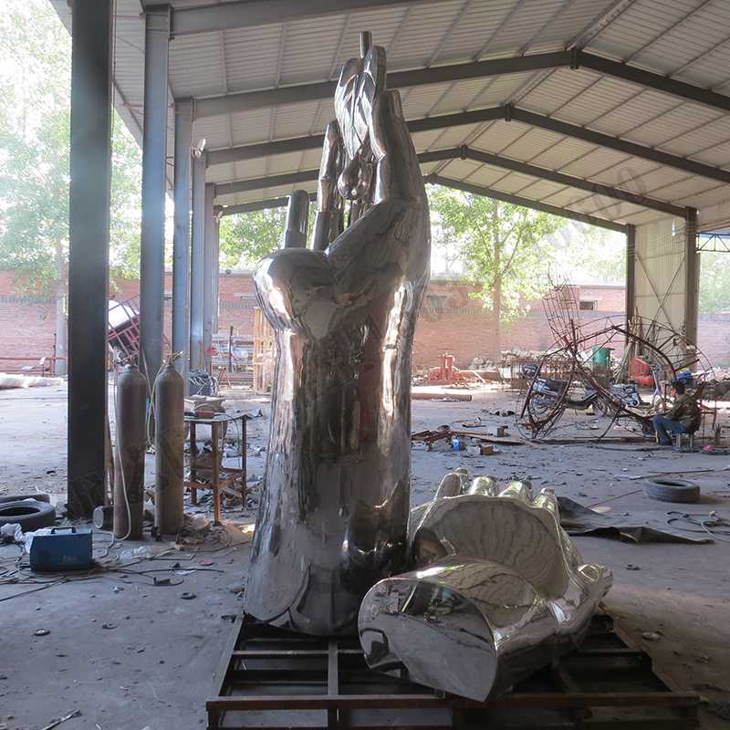 水滴主題不銹鋼雕塑，雙手不銹鋼雕塑，手托水滴景觀雕塑