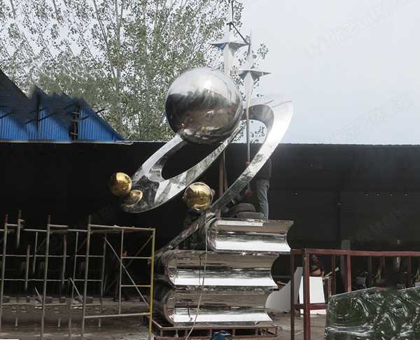 不銹鋼雕塑材料制造技術有什么？